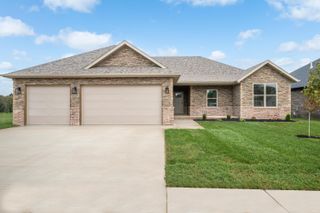 3825 West Broadmoor Street, Springfield, MO 65807