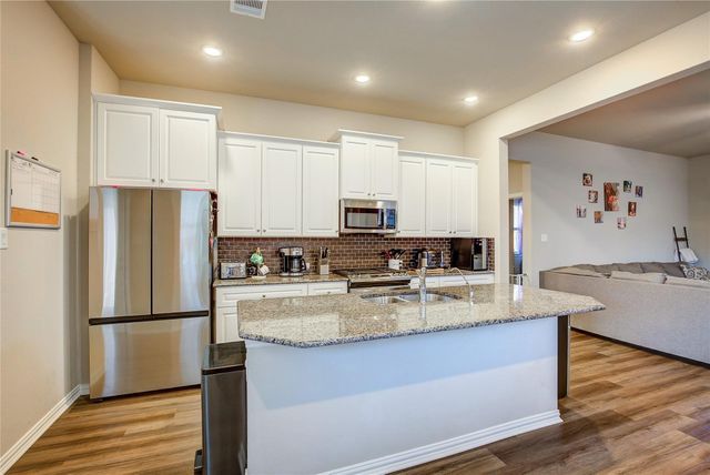 3916 Ford Drive, Heartland, TX 75126