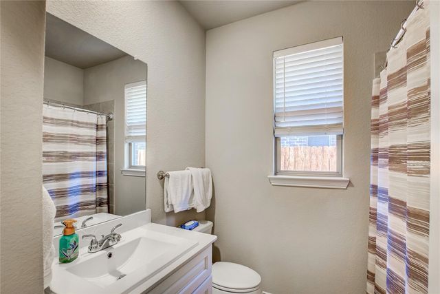 3916 Ford Drive, Heartland, TX 75126