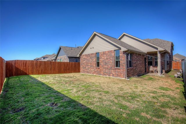3916 Ford Drive, Heartland, TX 75126