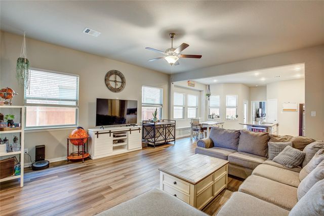 3916 Ford Drive, Heartland, TX 75126