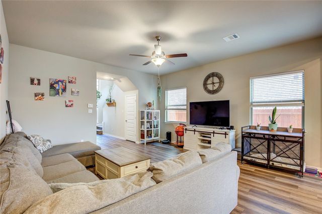 3916 Ford Drive, Heartland, TX 75126