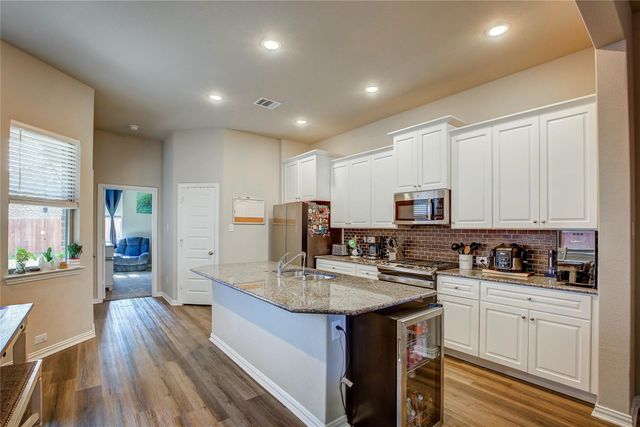 3916 Ford Drive, Heartland, TX 75126