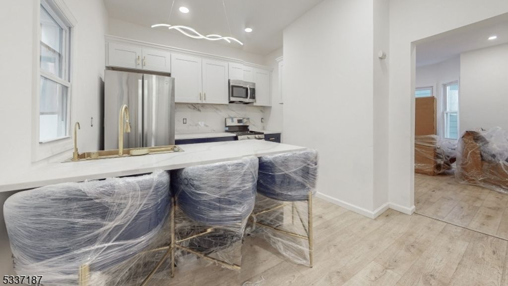321 Amherst St, East Orange City, NJ 07018 — exterior