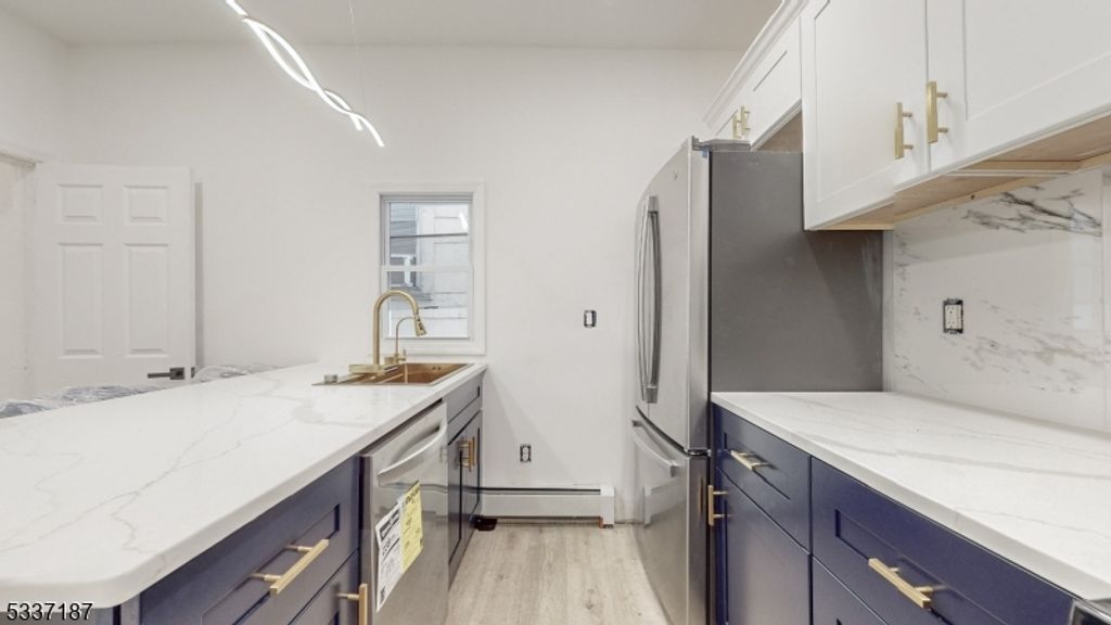 321 Amherst St, East Orange City, NJ 07018 — photo 3