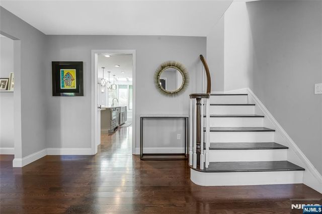 248 Wayfair Circle, Franklin Lakes, NJ 07417