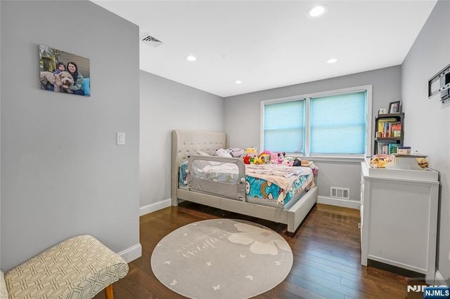 248 Wayfair Circle, Franklin Lakes, NJ 07417