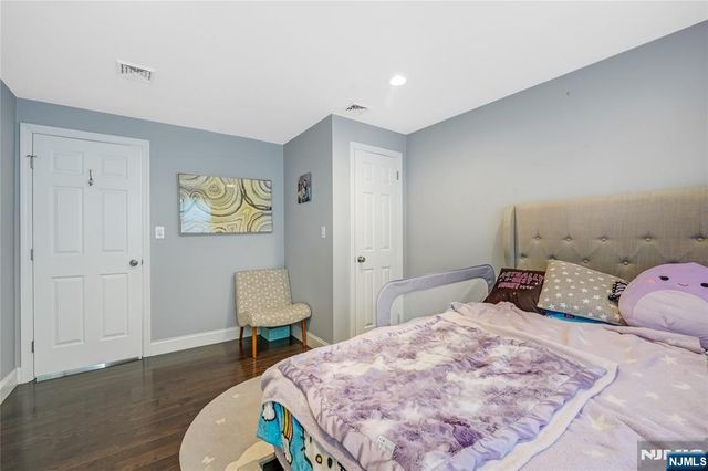 248 Wayfair Circle, Franklin Lakes, NJ 07417