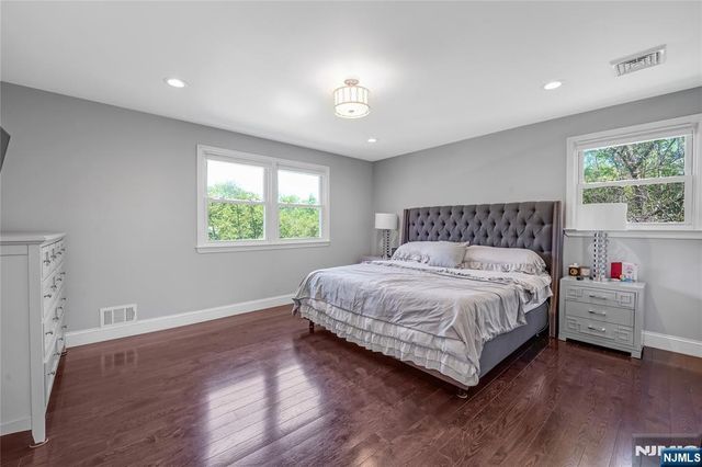 248 Wayfair Circle, Franklin Lakes, NJ 07417