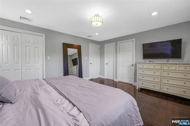 248 Wayfair Circle, Franklin Lakes, NJ 07417