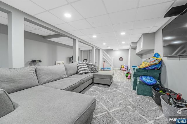 248 Wayfair Circle, Franklin Lakes, NJ 07417