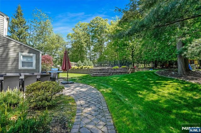 248 Wayfair Circle, Franklin Lakes, NJ 07417