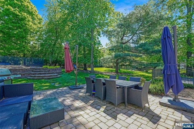 248 Wayfair Circle, Franklin Lakes, NJ 07417