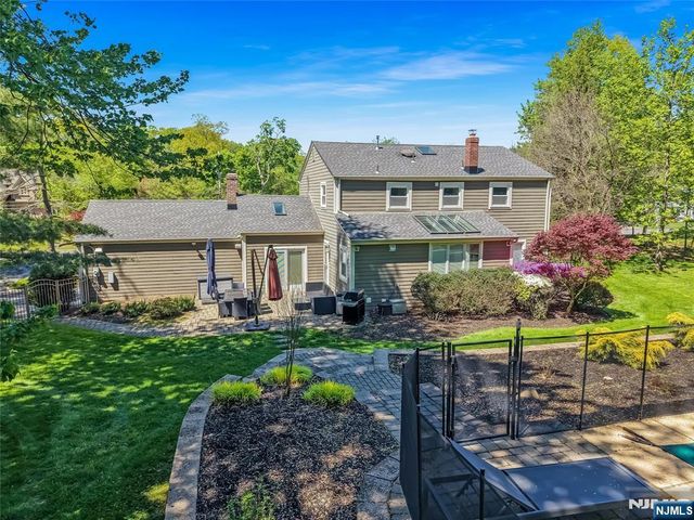 248 Wayfair Circle, Franklin Lakes, NJ 07417