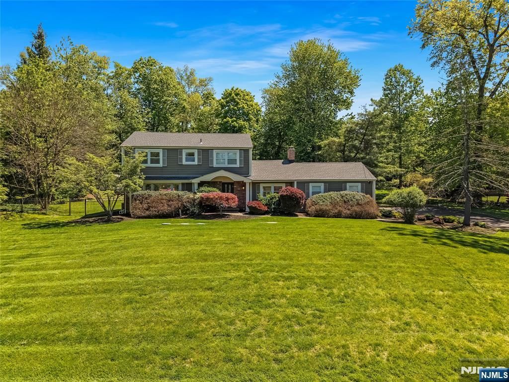 248 Wayfair Circle, Franklin Lakes, NJ 07417