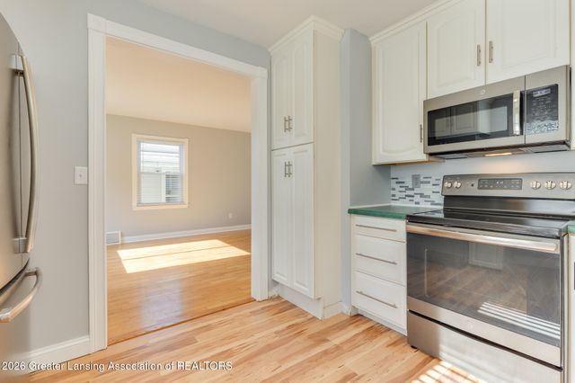 2711 Forest Avenue, Lansing, MI 48910