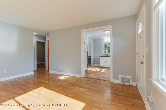 2711 Forest Avenue, Lansing, MI 48910