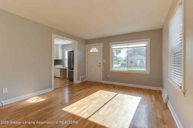 2711 Forest Avenue, Lansing, MI 48910