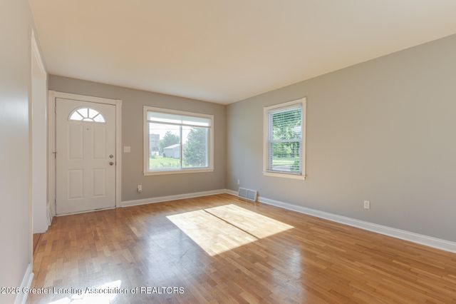 2711 Forest Avenue, Lansing, MI 48910