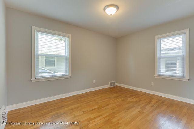 2711 Forest Avenue, Lansing, MI 48910