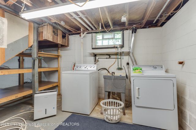 2711 Forest Avenue, Lansing, MI 48910