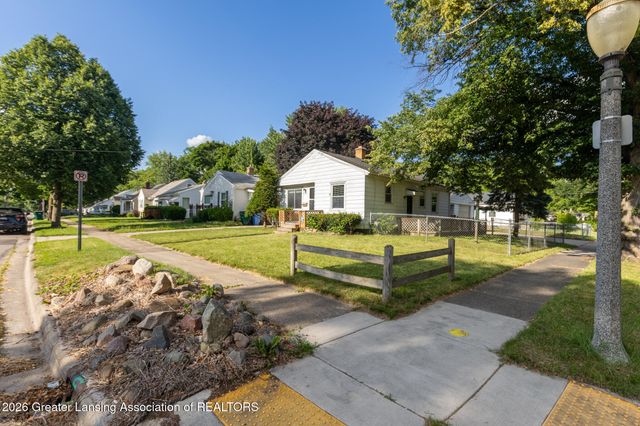 2711 Forest Avenue, Lansing, MI 48910