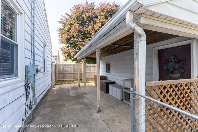 2711 Forest Avenue, Lansing, MI 48910