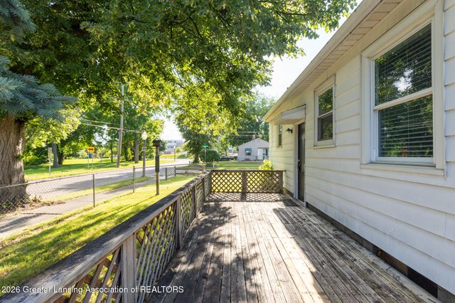 2711 Forest Avenue, Lansing, MI 48910