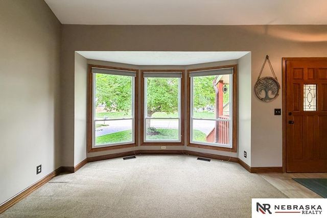 3924 S 155th Street, Omaha, NE 68144