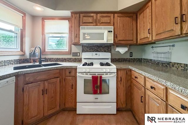 3924 S 155th Street, Omaha, NE 68144
