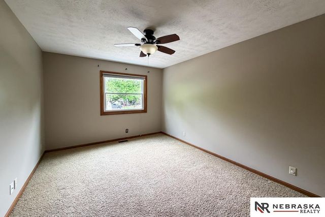 3924 S 155th Street, Omaha, NE 68144