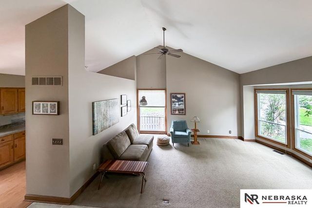 3924 S 155th Street, Omaha, NE 68144