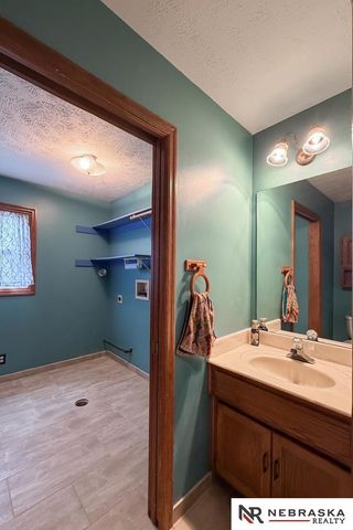 3924 S 155th Street, Omaha, NE 68144