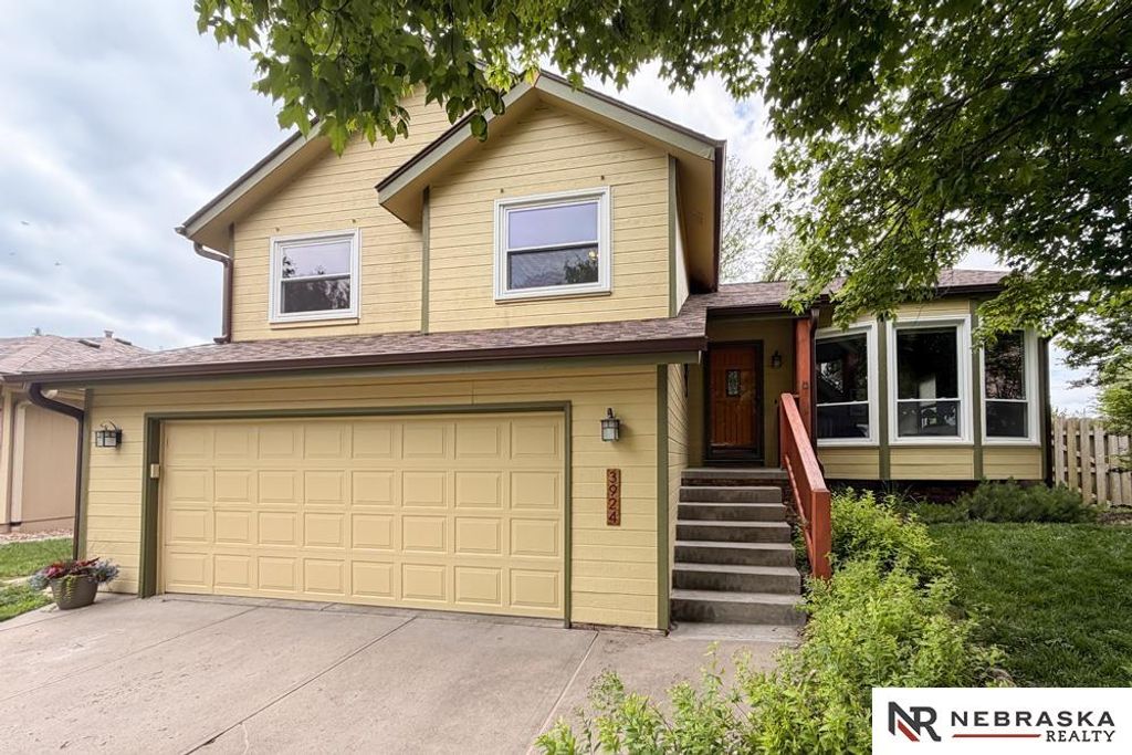 3924 S 155th Street, Omaha, NE 68144