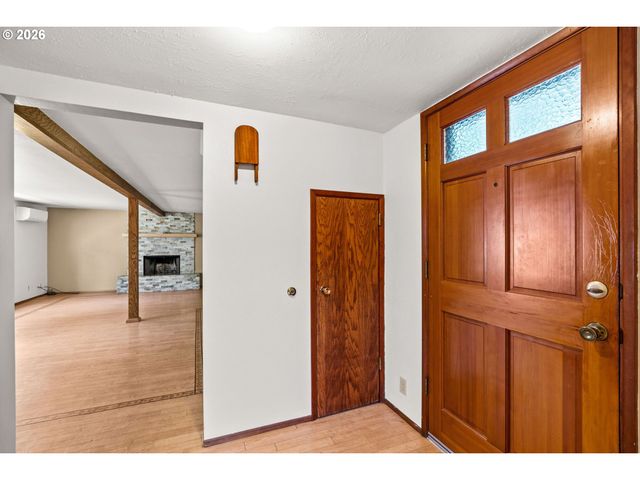 1572 HAPPY Ln, Eugene, OR 97401
