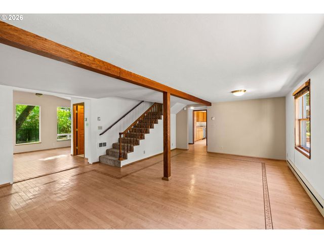 1572 HAPPY Ln, Eugene, OR 97401