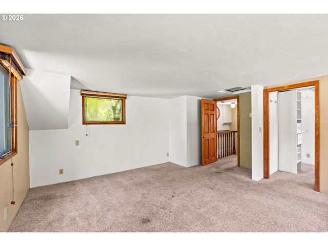 1572 HAPPY Ln, Eugene, OR 97401
