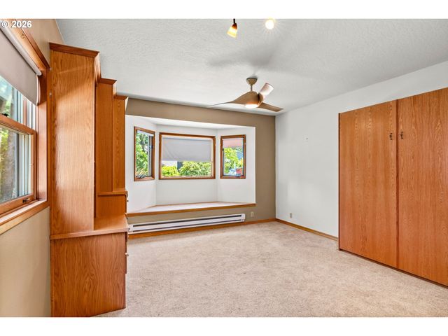 1572 HAPPY Ln, Eugene, OR 97401