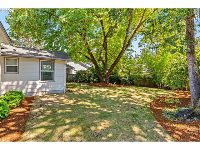 1572 HAPPY Ln, Eugene, OR 97401