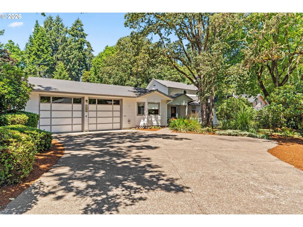 1572 HAPPY Ln, Eugene, OR 97401
