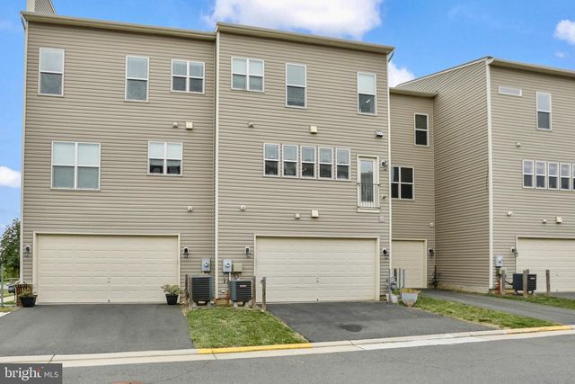 21077 ASHBURN HEIGHTS DR, Ashburn, VA 20148