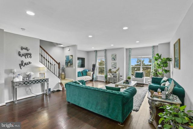 21077 ASHBURN HEIGHTS DR, Ashburn, VA 20148