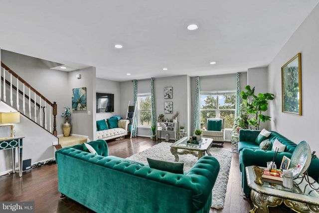 21077 ASHBURN HEIGHTS DR, Ashburn, VA 20148