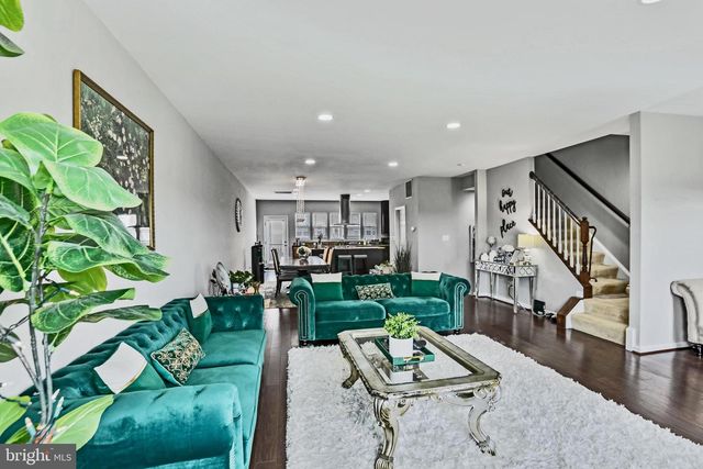 21077 ASHBURN HEIGHTS DR, Ashburn, VA 20148