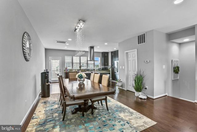 21077 ASHBURN HEIGHTS DR, Ashburn, VA 20148