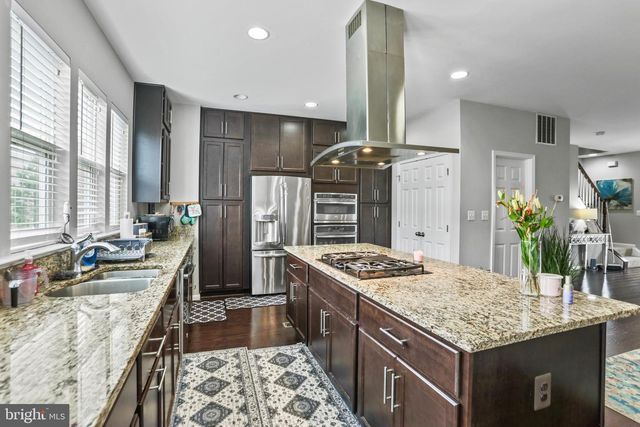 21077 ASHBURN HEIGHTS DR, Ashburn, VA 20148
