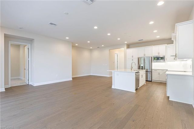 2691 Ridgecrest PL, Naples, FL 34112