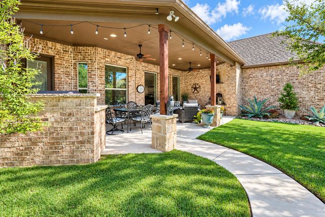 9100 Northampton Drive, North Richland Hills, TX 76182