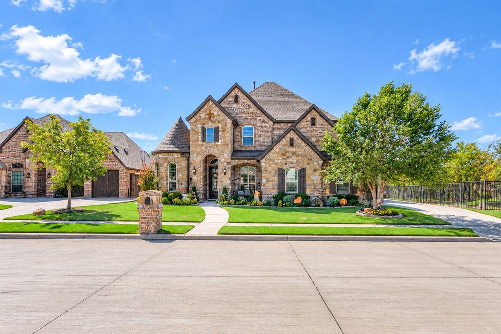 9100 Northampton Drive, North Richland Hills, TX 76182 — photo 2