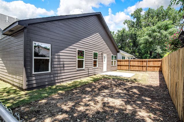 2511 Birdell Court, Fort Worth, TX 76105
